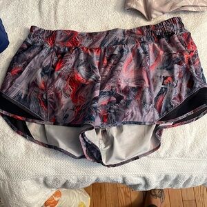 Lululemon shorty hot 2.5”